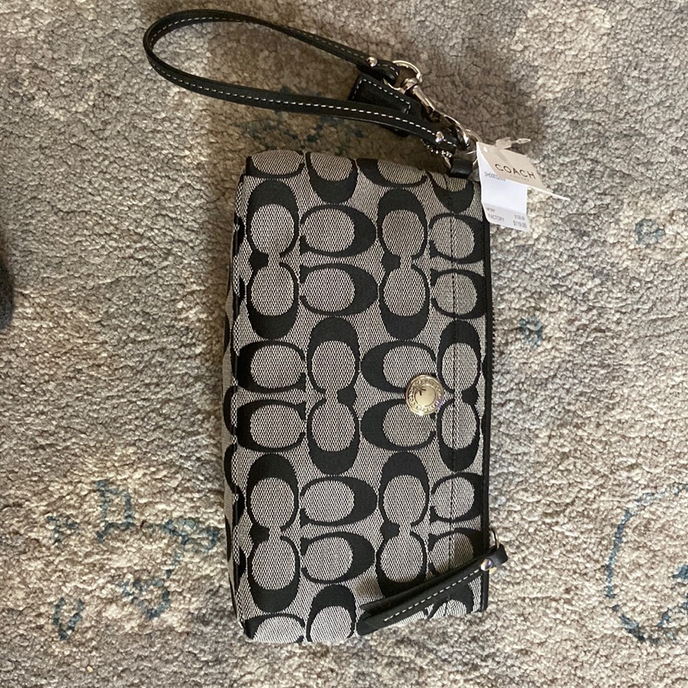 NWT Coach black/gray wristlet. F 42537.